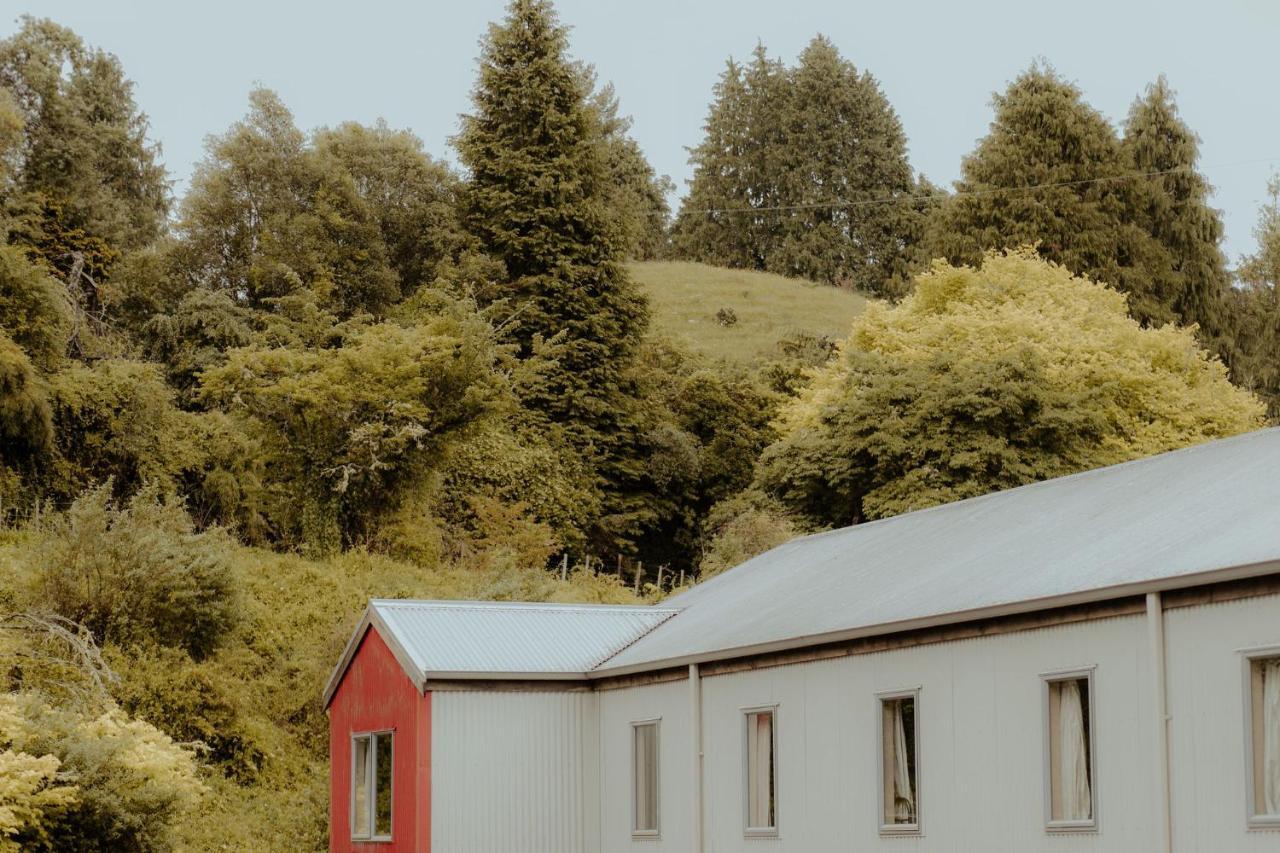 Waitomo Village Chalets Home Of Kiwipaka Waitomo Caves Esterno foto